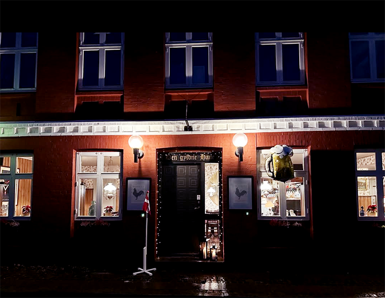 hygge juleaften pub bodega stegt flæsk ad libitum den guldne hane nexø restaurant fest dj hygge kopi